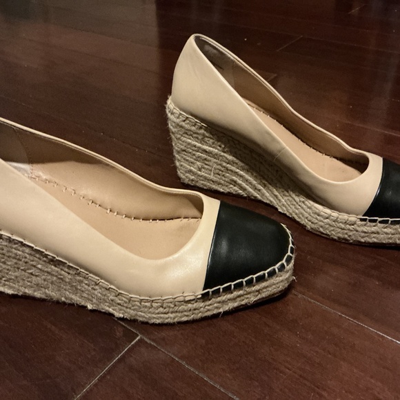 Charles David Glider Espadrille Wedges, Sz 8.5 - Picture 2 of 2